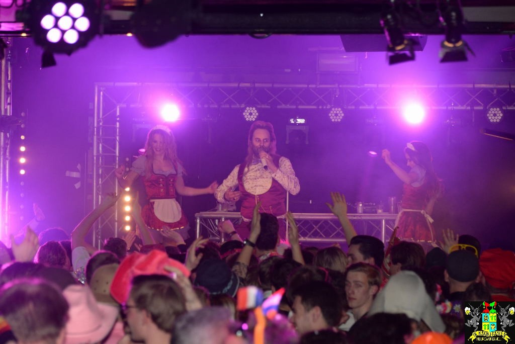 ../Images/Carnavals maandagavond in VdG 134.jpg
